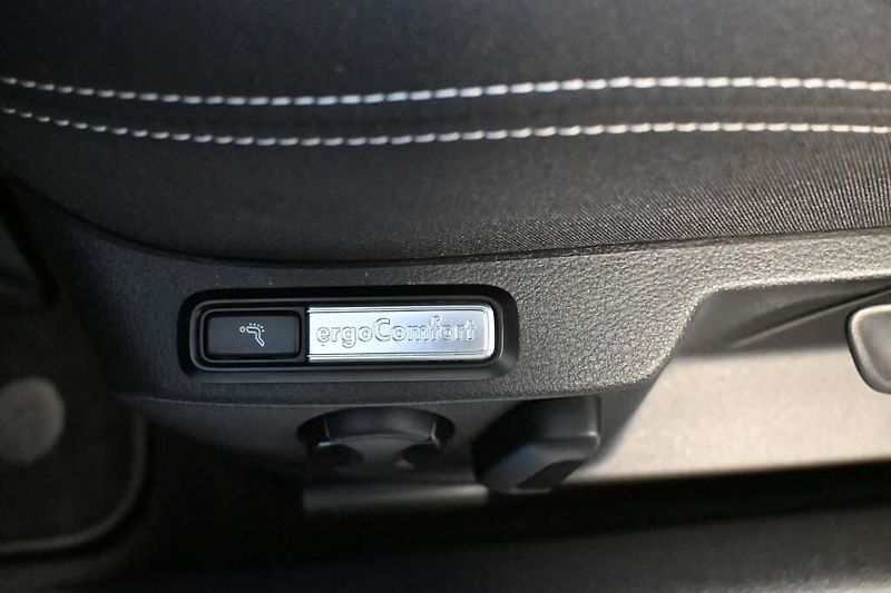 Volkswagen Passat (2023) 2.0 LED DSG ACC VIRTUAL Kamera - fotka 26 z 34