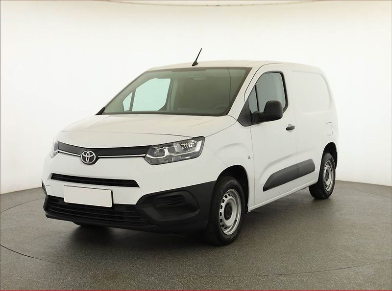 Toyota ProAce City (2024) 1.5 D4-D, ČR, DPH - fotka 2 z 16
