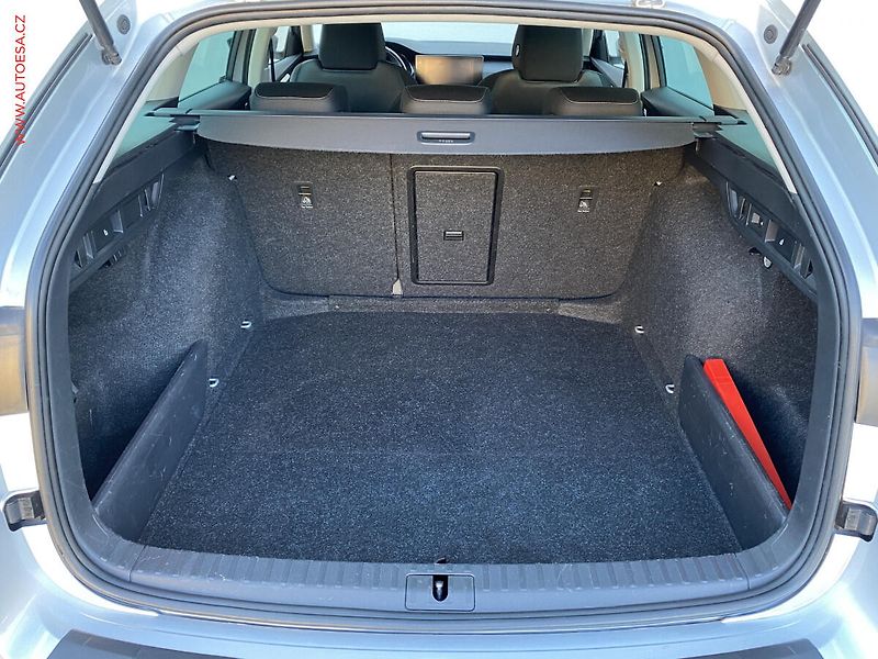 Škoda Octavia (2021) 2.0 TDi, 2.maj,ČR, Ambition - fotka 7 z 19