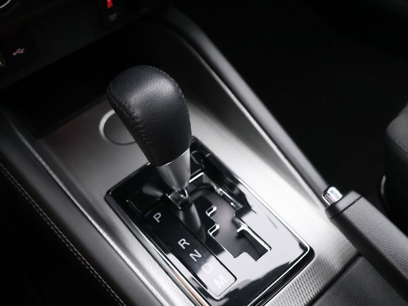 Mitsubishi ASX 2,0 Smart Mivec 110kW CVT CZ - fotka 23 z 32