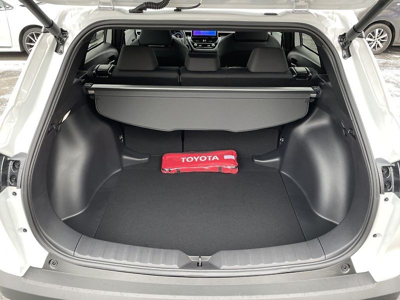 Toyota Corolla Cross 1.8 Hybrid Style ODBĚR 12/2026 - fotka 6 z 29