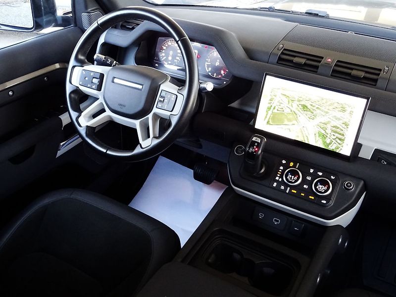 Land Rover Defender 110 D300 221kW Black Packet ČR - fotka 7 z 33