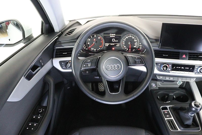 Audi A4 Limuzína 35 TFSI 110 kW - fotka 9 z 25