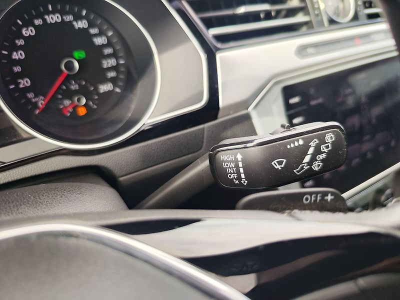 Volkswagen Passat 2.0 TDI/110kW Comfortline DSG - fotka 28 z 32