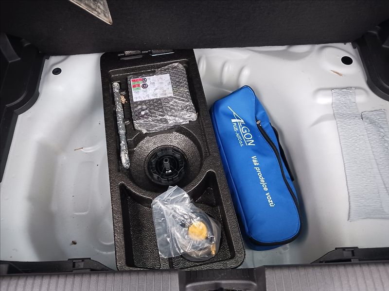 Opel Crossland 1,2 T COOL, 1 MAJITEL  nové ČR - fotka 27 z 28