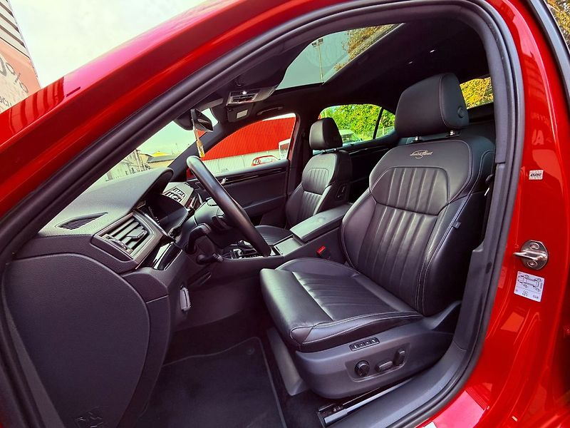 Škoda Superb 2.0 TDi DSG 4x4 L&K, ČR - fotka 19 z 40