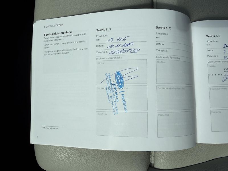 Volvo XC40 2.0 T4 4X4 360K KŮŽE ČR DPH! - fotka 42 z 45