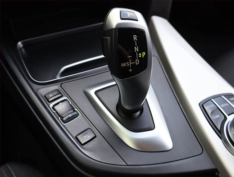BMW Řada 3 (2019) 318 d, Automat, Serv.kniha - fotka 13 z 19