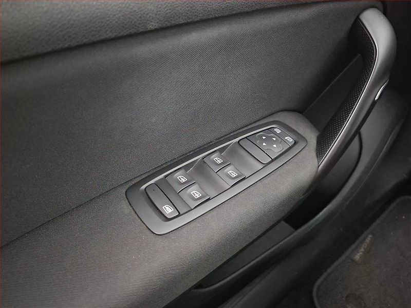 Renault Mégane (2017) 1.6 SCe, Tempomat - fotka 17 z 17