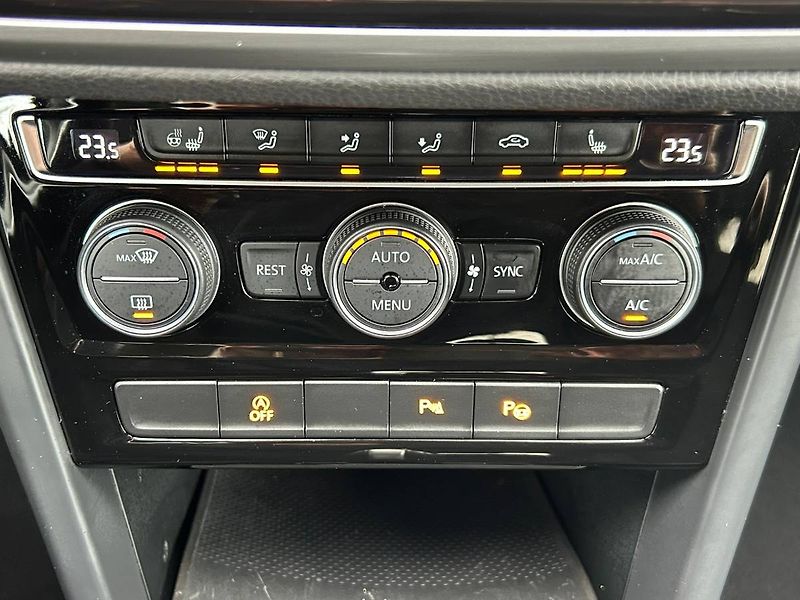 Volkswagen Touran (2022) 1.5 TSI 110kW DSG tažné - fotka 17 z 33