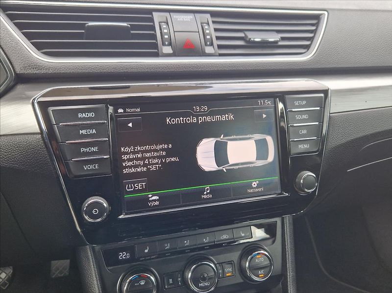 Škoda Superb 2,0 TDI 4x4 WEBASTO KAMERA TAŽ - fotka 30 z 41
