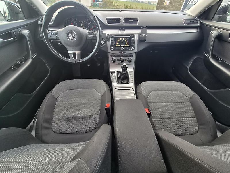 Volkswagen Passat (2014) 2,0 TDI CLBMT - fotka 6 z 19