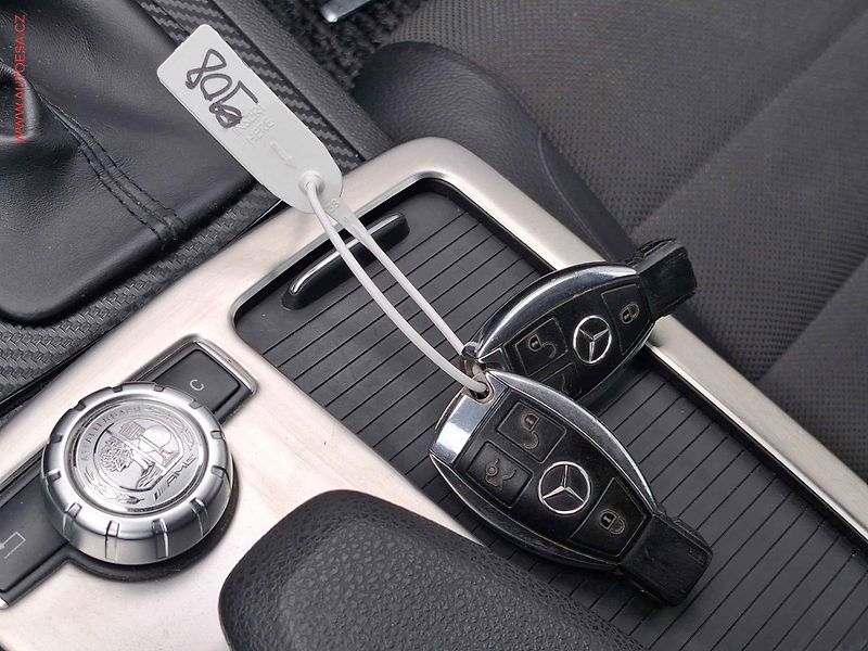 Mercedes-Benz Třídy C (2012) 1.8 C180, AT, bixen - fotka 20 z 20