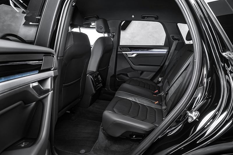 Volkswagen Touareg 210kW R-Line 4M IQ.Light - fotka 14 z 23