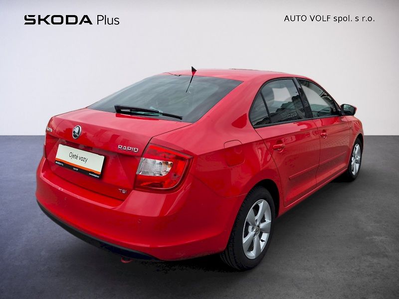 Škoda Rapid (2013) Ambition 1.2 TSI 63 kW 5°manuá - fotka 2 z 27