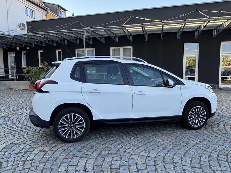 Peugeot 2008 1,2 PureTech 82k MAN6 - fotka 4 z 10