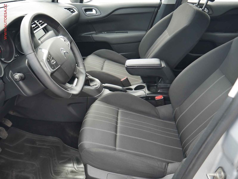 Citroën C4 (2012) 1.4i, 2.maj,ČR, AC - fotka 9 z 18