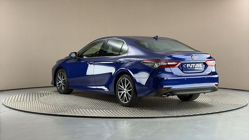 Toyota Camry 2.5 Hybrid AUT Executive - fotka 2 z 26