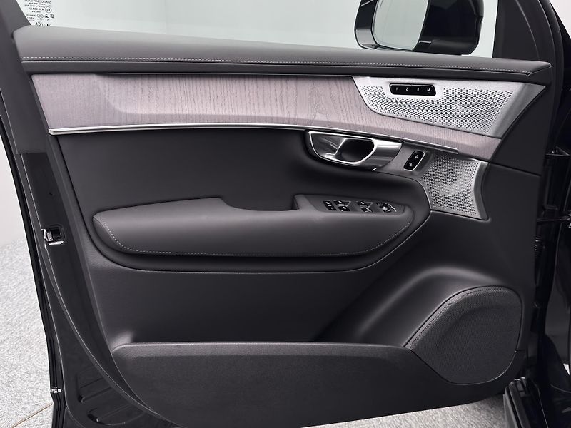 Volvo XC90 T8 AWD RECHARGE ULTRA CZ 1.maj - fotka 18 z 51