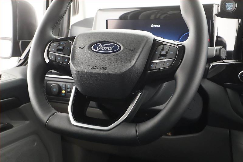 Ford Tourneo Custom (2026) 2.0 EcoBlue - fotka 20 z 24