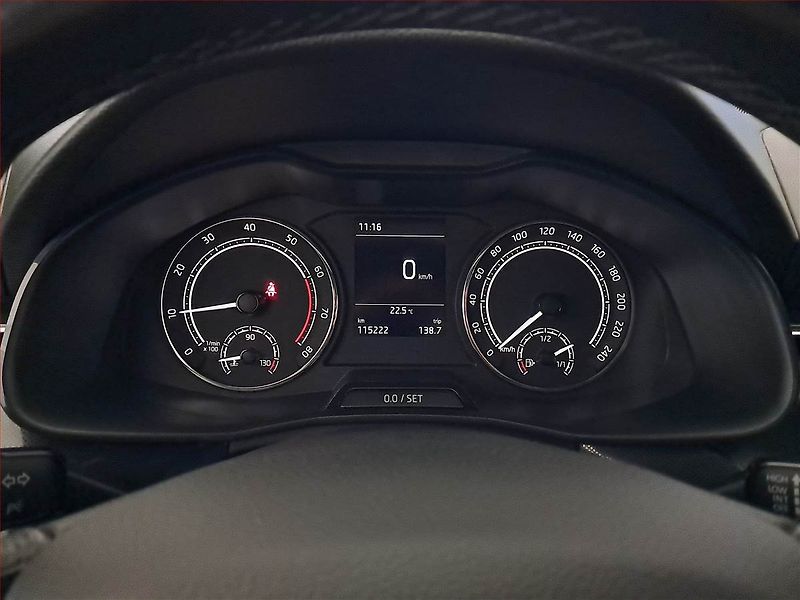 Škoda Scala (2019) Style 1.0 TSI, Tempomat - fotka 11 z 20