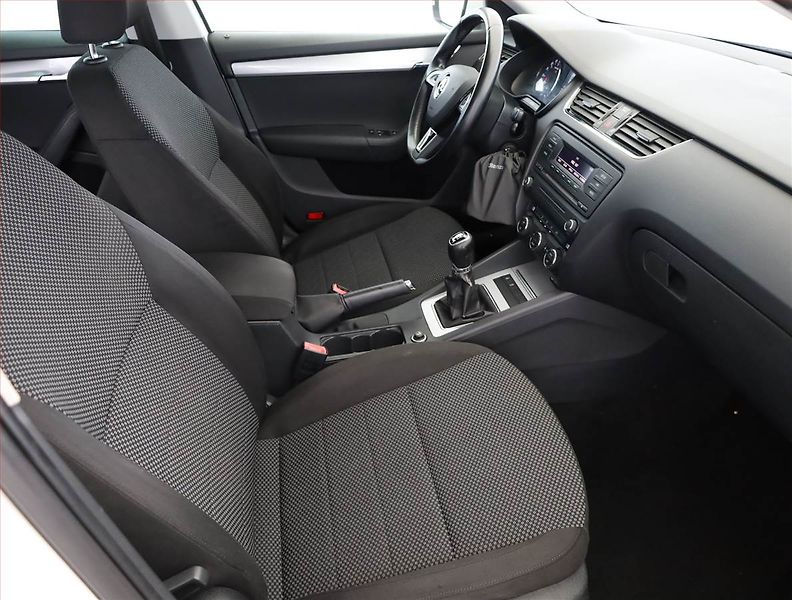 Škoda Octavia (2014) 1.6 TDI, 4X4, Tempomat - fotka 7 z 17