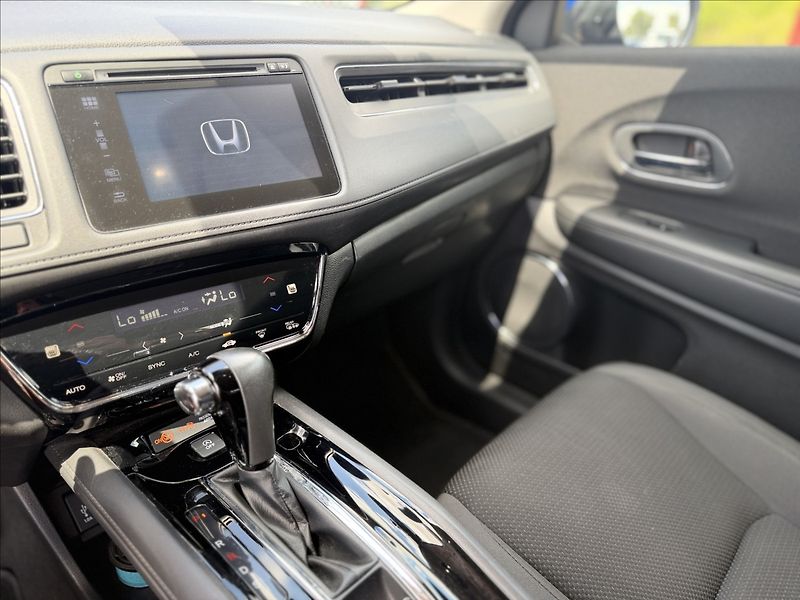 Honda HR-V 1,5 i-VTEC 96kW AUTOMAT TZ - fotka 12 z 27