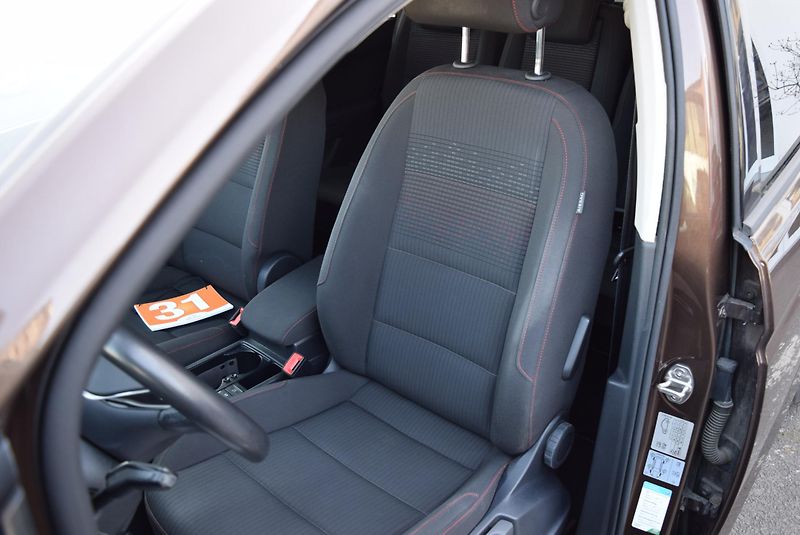 Volkswagen Touran (2018) 1.4TSI 110kw COMFORTLINE 7MÍST - fotka 24 z 51