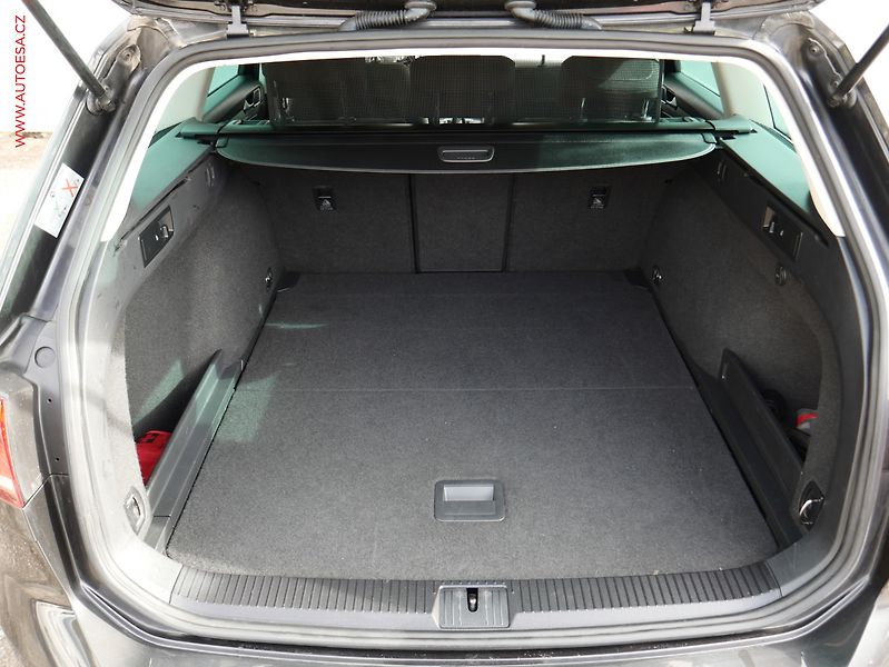 Volkswagen Passat (2017) 1.4 TSi, Comfortline, navi - fotka 8 z 19