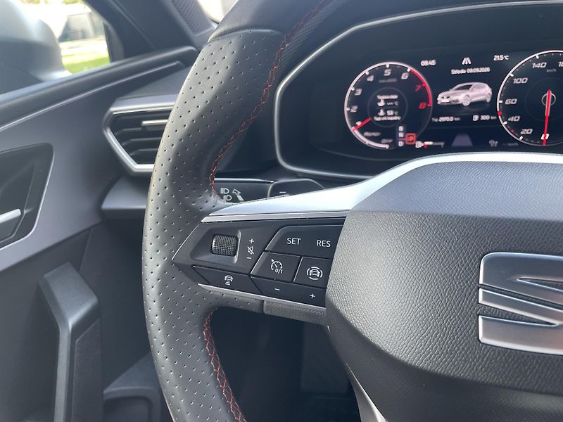 Seat Leon (2021) 1.5 TSI 110 kW DSG FR - fotka 15 z 47