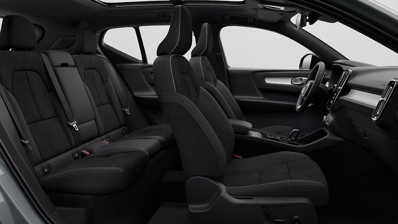 Volvo XC40 (2026) Black Edition, pano, 360°kam - fotka 10 z 13