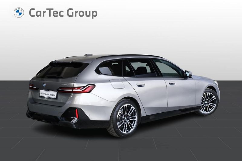 BMW Řada 5 540d xDrive Touring - fotka 3 z 31