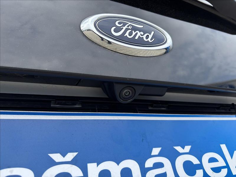 Ford Galaxy 2,0 EcoBlue 110 kW Titanium 7M - fotka 13 z 42