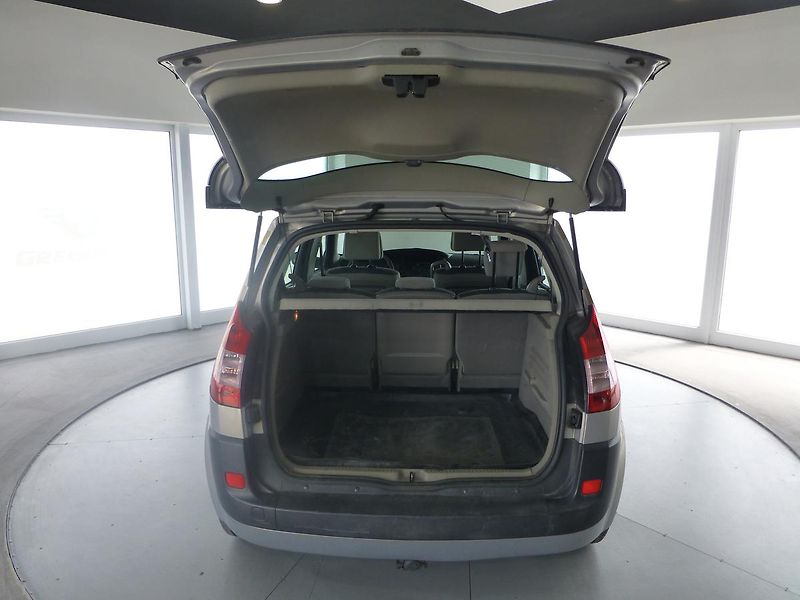 Renault Scénic (2006) 1,6 16V*STŘEŠNÍ NOSIČE**KLIMA* - fotka 25 z 26