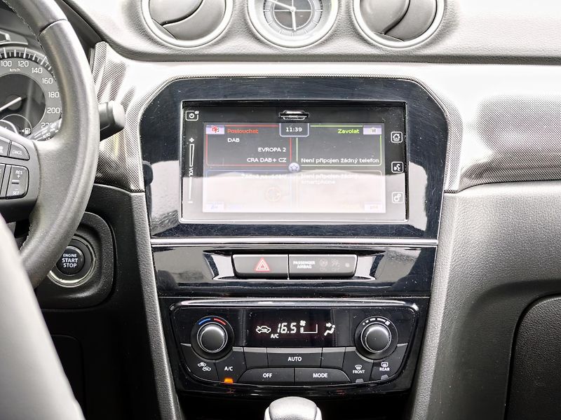 Suzuki Vitara 1,4T Aut. Elegance 4x4 - fotka 22 z 30