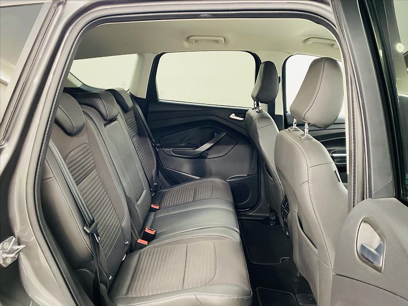 Ford Kuga 1,5 EcoBoost 110kW Titanium - fotka 7 z 25