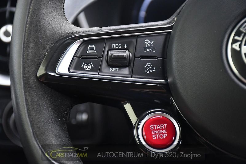 Alfa Romeo Stelvio 2.9V6 Bi-T SPARCO+AKRAPOVIČ - fotka 27 z 54