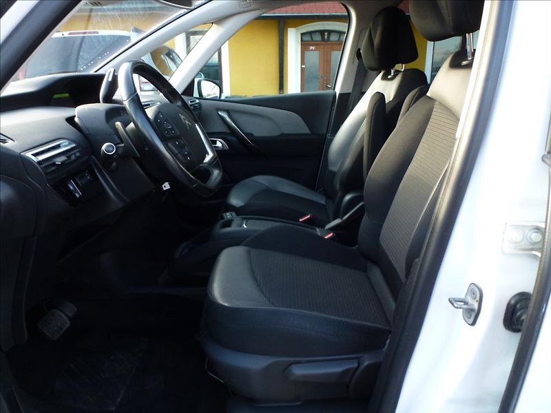 Citroën Grand C4 Picasso 2,0 HDI 7míst 150HP AUT Polar - fotka 17 z 57