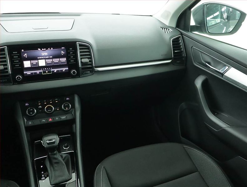 Škoda Karoq (2024) Ambition 2.0 TDI - fotka 8 z 21