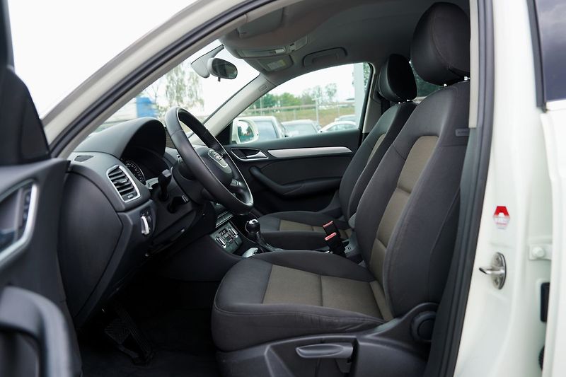 Audi Q3 2.0 TDI Quattro/automat/180 PS - fotka 21 z 38