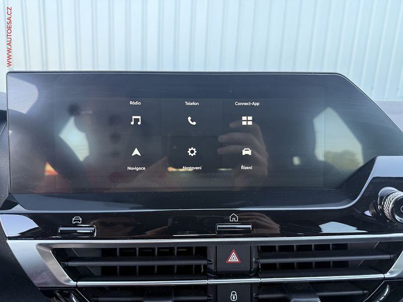 Citroën C4 (2022) 1.2 PT, ČR, AC, temp - fotka 15 z 17
