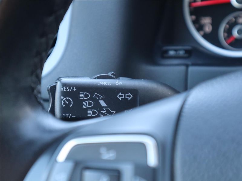Volkswagen Tiguan 2,0   TDi Sport Pano Kamera Dy - fotka 13 z 36