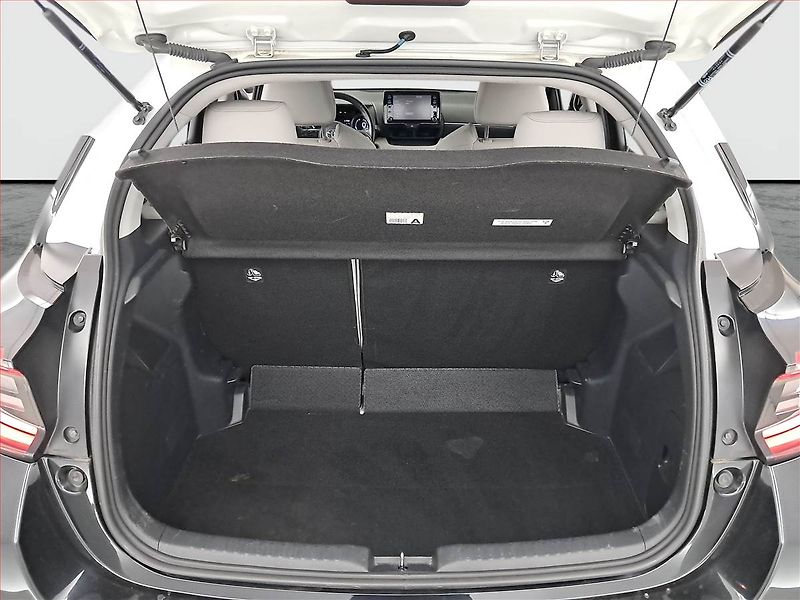 Toyota Yaris (2020) 1.5 VVT-i, Kůže, Tempomat - fotka 13 z 16