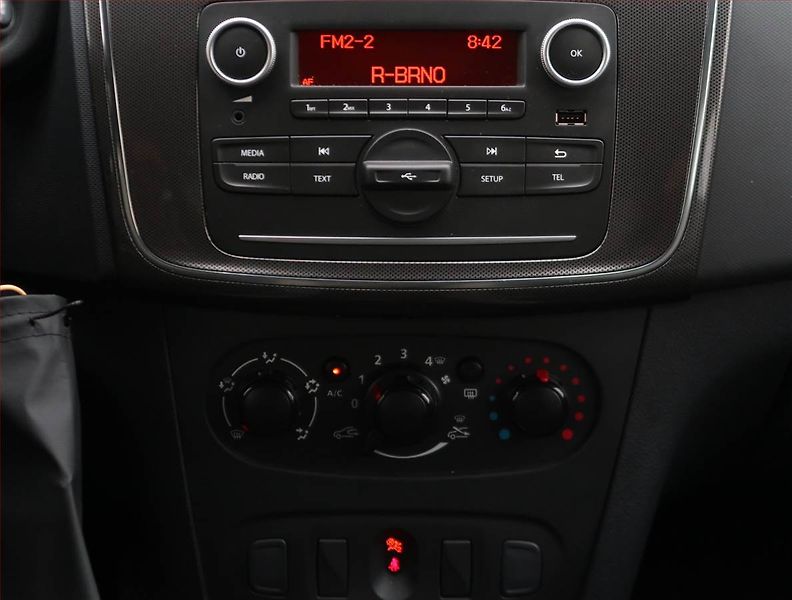 Dacia Sandero (2021) Stepway 1.0 SCe, ČR,1.maj - fotka 12 z 15