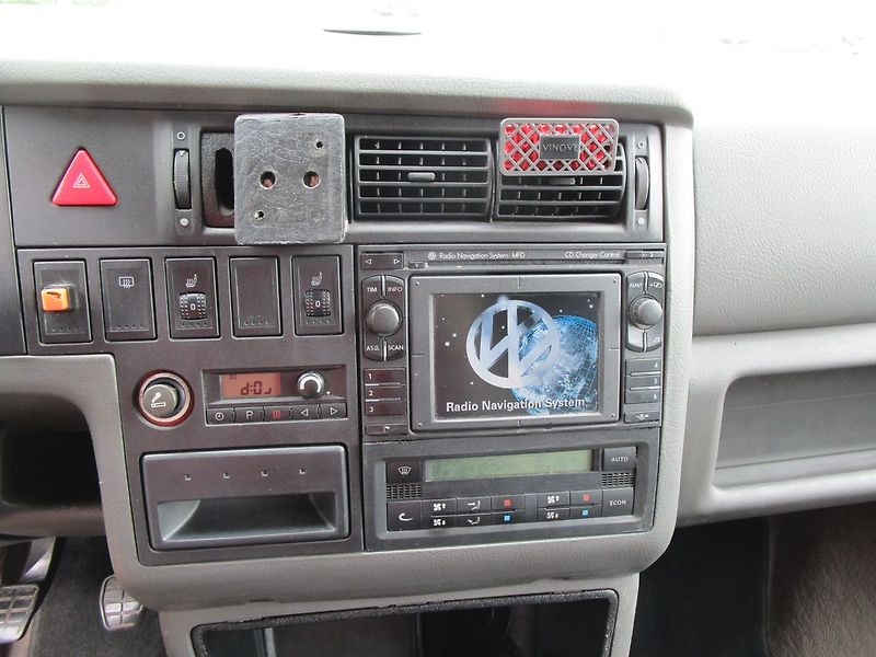 Volkswagen Multivan 2,5TDI-111KW - NOVÁ STK - fotka 18 z 22