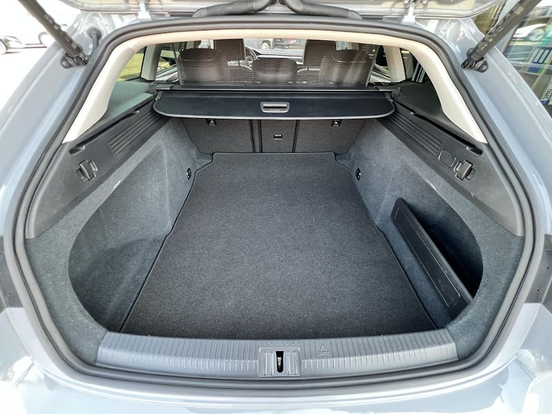 Volkswagen Arteon 2.0TDi 147kW 4x4 1.MAJ DPH - fotka 31 z 49