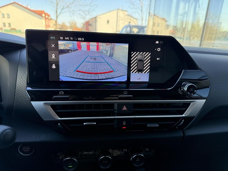 Citroën C4 MAX Petrol 130k Automatic  - fotka 12 z 15