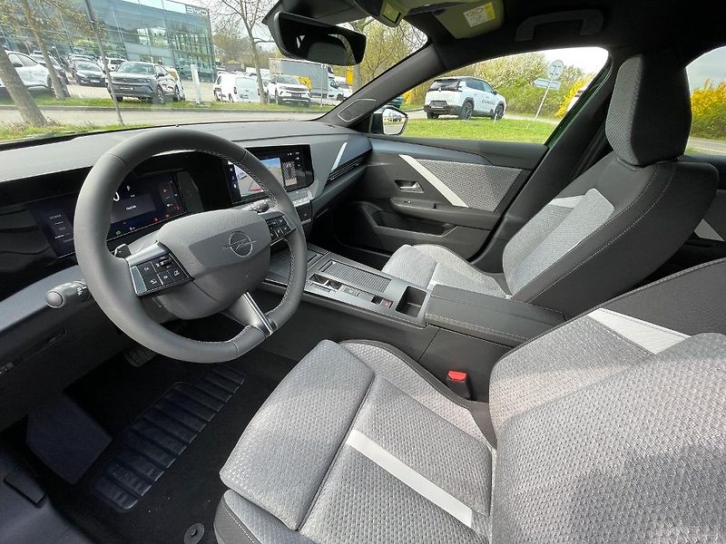Opel Astra (2026) MHEV ST 1.2T 145k Edition AT6 - fotka 14 z 19