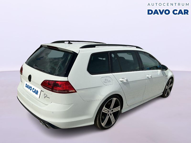 Volkswagen Golf 2,0 TSI R 221kW DSG 4M 1.Maj - fotka 5 z 33