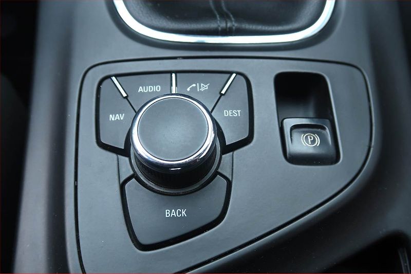Opel Insignia (2009) 2.0 CDTI, Navi, Tempomat - fotka 19 z 19
